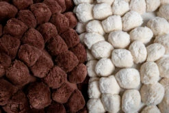 ByOn Pom Pom Kussen 45x45 Cm 12 ByOn Pom Pom Kussen 45x45 Cm -beddengoed winkel 40697 01 5 EnvironmentImage 2c7b6c49f3