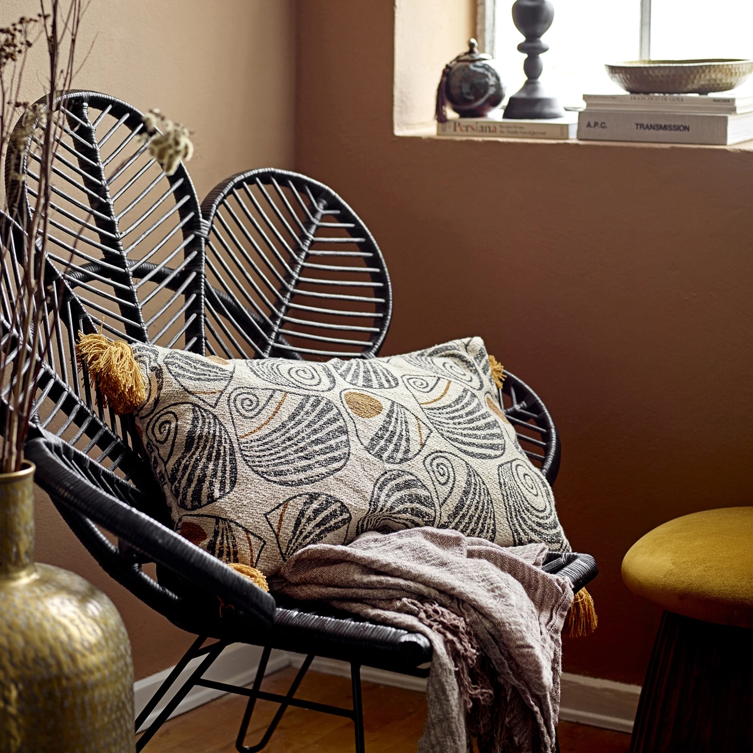 Bloomingville Kussen Gele Kwastjes 40x60 Cm 4 Bloomingville Kussen Gele Kwastjes 40x60 Cm - Afbeelding 2